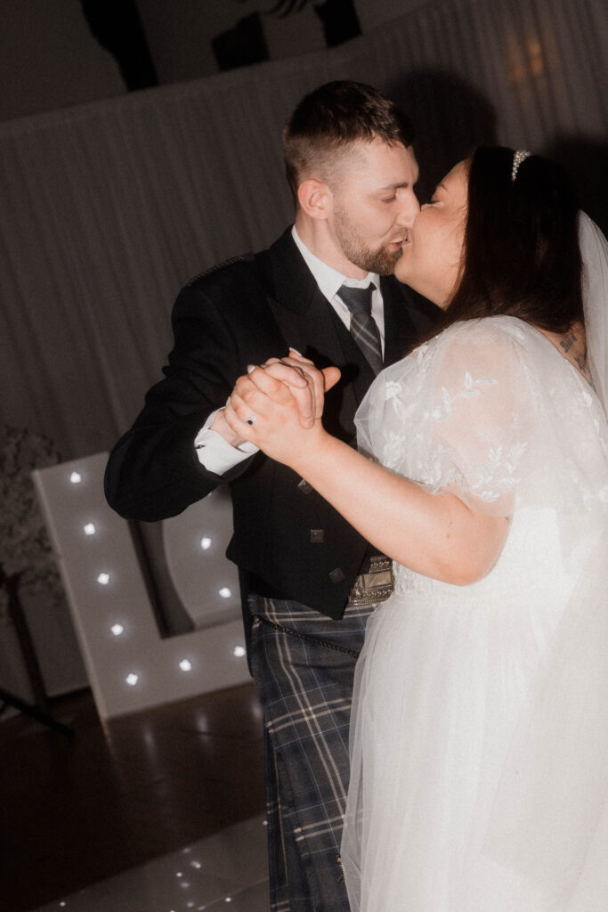 Aly Robinson Photography: Scotland Wedding and Elopement Guide